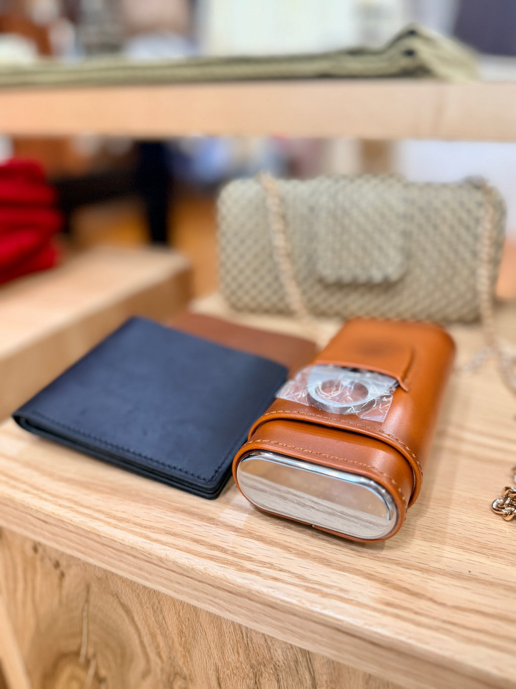 BLACK LEATHER WALLET
